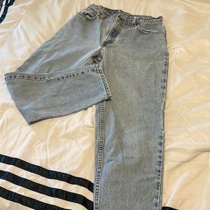 Women’s Levi 550 Relaxed Fit Tapered Light Wash Jeans size 10P
